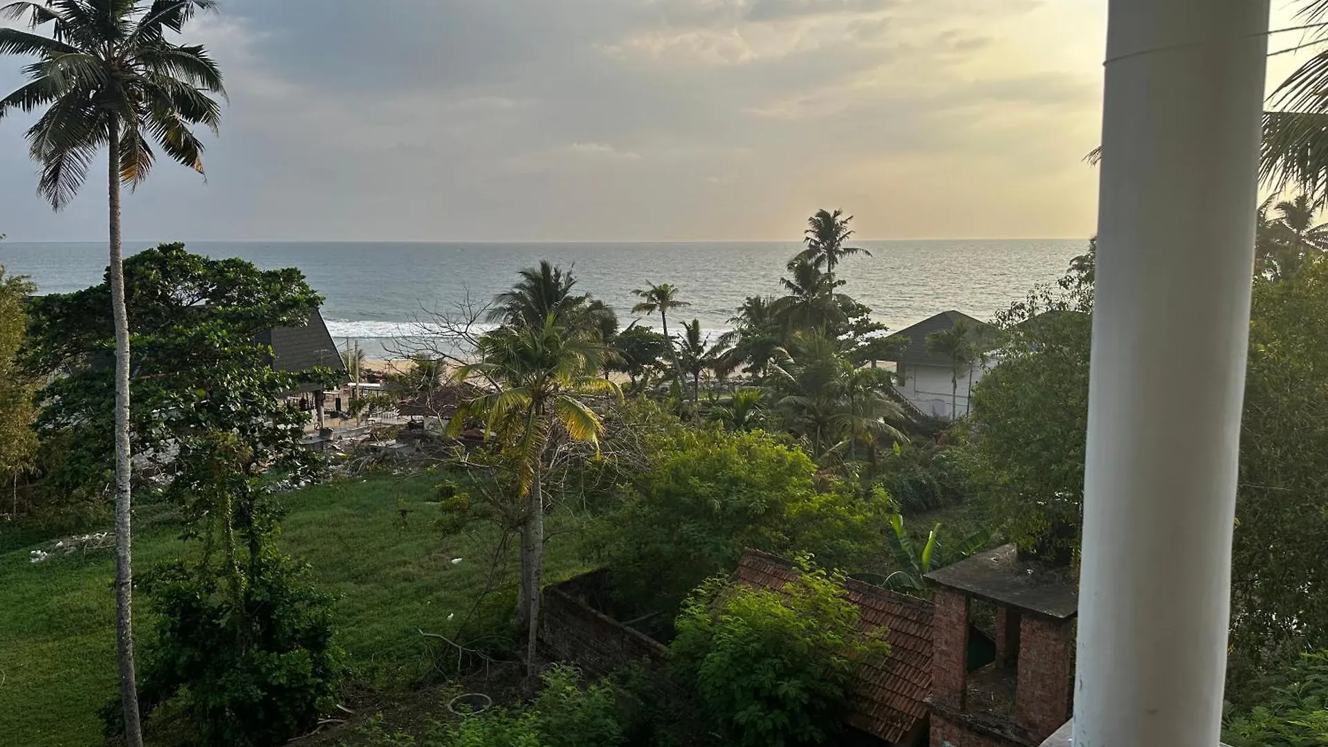 Hotel The First Place Yogaresort, Odayam Varkala